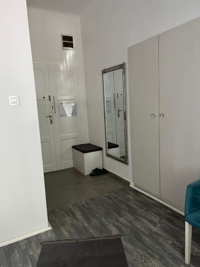 Center Cosy Vintage Apartment Novi Sad Exteriör bild